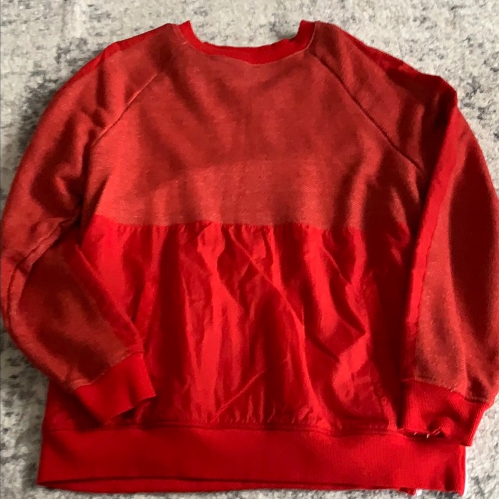 Red throwback sweatshirt with pockets